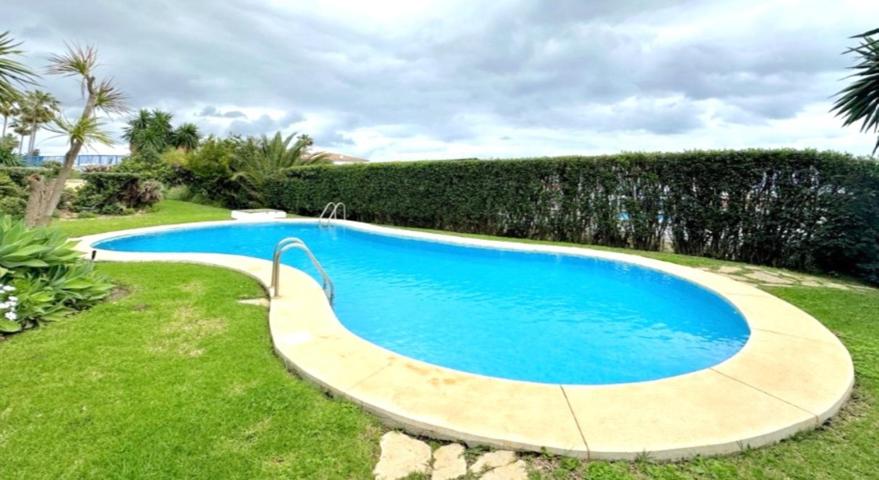 Apartamento con jardín y gran terraza photo 0