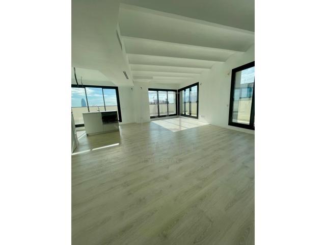  Ático En venta en Barcelona photo 0