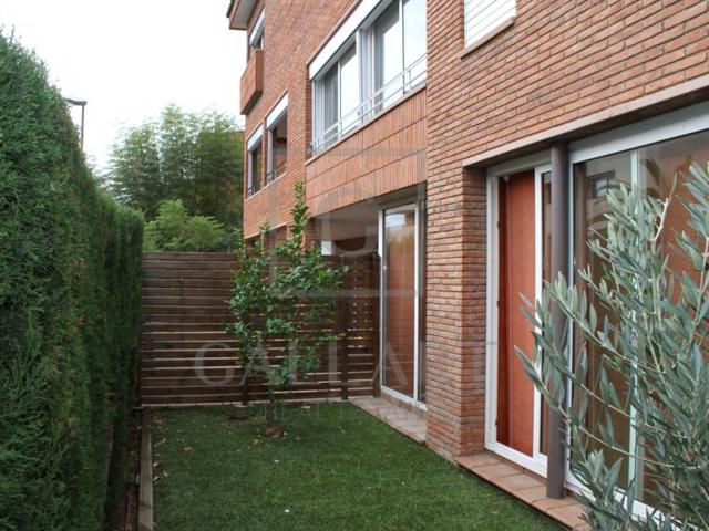 Casa En venta en Esplugues De Llobregat photo 0