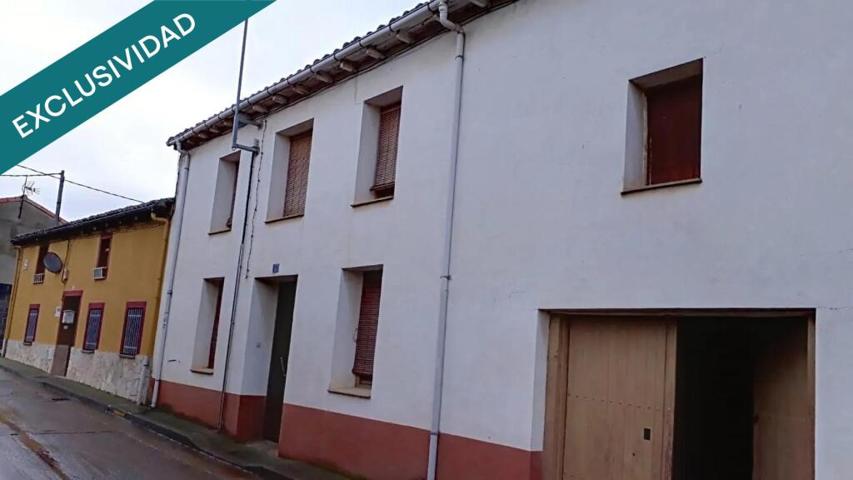 Casa Rural en Reliegos (León), con Patio y Garaje photo 0