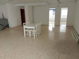 Local en entresuelo con gran patio photo 0