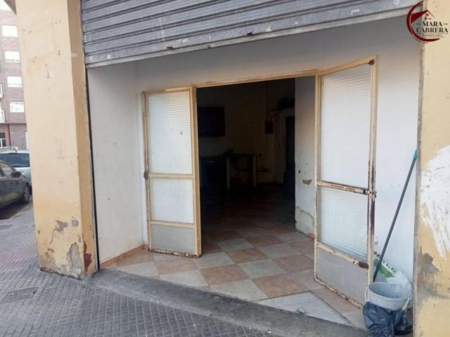 Local esquinero cerca de colegio photo 0