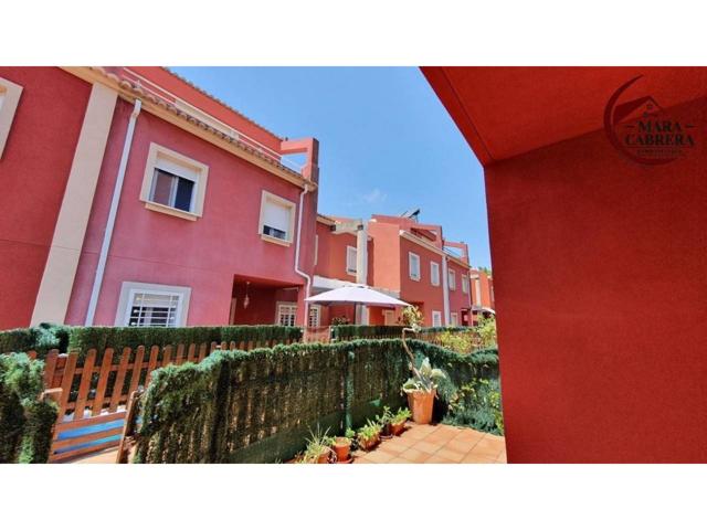 Descubre este precioso chalet en una urbanización cerrada en Palmera photo 0
