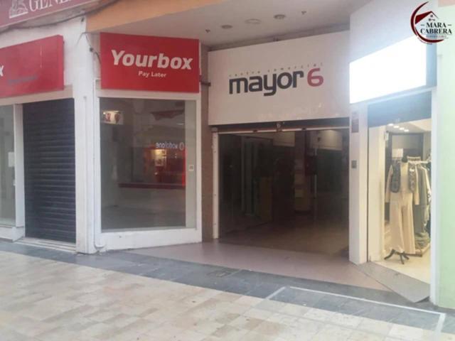Local de 24m² ubicado en plena Calle Mayor 6 en venta y alquiler photo 0