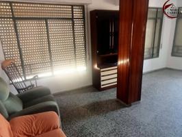 ¡Amplio piso con terraza en Tavernes de la Valldigna, con ascensor y precio rebajado! photo 0