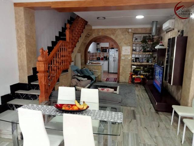 Amplia casa reformada y amueblada en Oliva photo 0