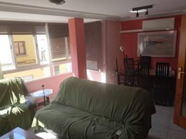 Magnifica casa reformada en el centro de Oliva con gran garaje, terraza y lista para entrar photo 0