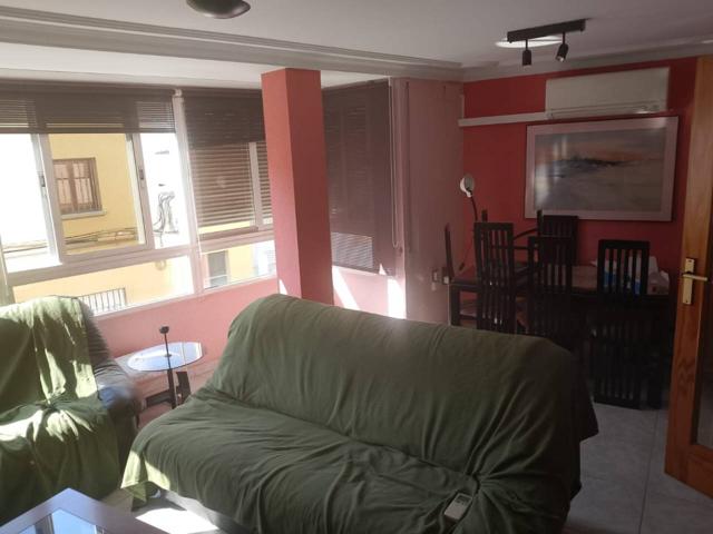 Magnifica casa reformada en el centro de Oliva con gran garaje, terraza y lista para entrar photo 0