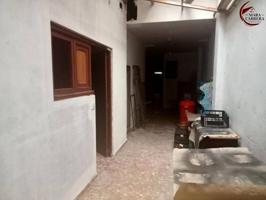 Amplio local de 161 m en una ubicación estratégica cerca de avenidas principales photo 0