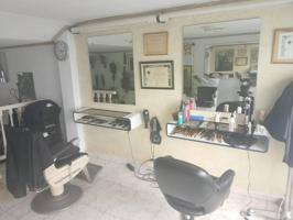 Oportunidad: Peluquería equipada en Oliva – Licencia activa photo 0
