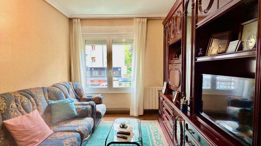 Piso en venta en Ermua de 82 m2 photo 0