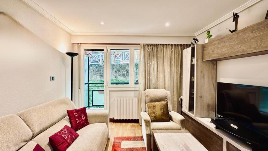 Piso en venta en Ermua de 71 m2 photo 0