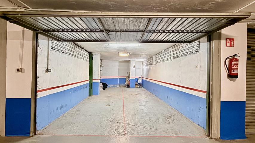 Garaje en Venta en Avenida Gipuzkoa - Espacio y Comodidad para Tu Familia photo 0