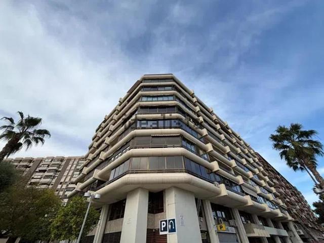 Piso con vistas y terraza en Av. Loring photo 0