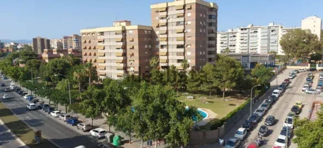Urbanización con Piscina en el barrio de San Blas photo 0