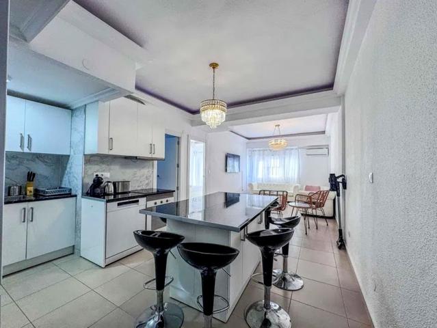 Piso Reformado, 4 Dorm. Céntrico y RENTABLE photo 0