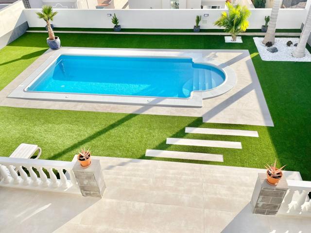 Villa En venta en Adeje photo 0