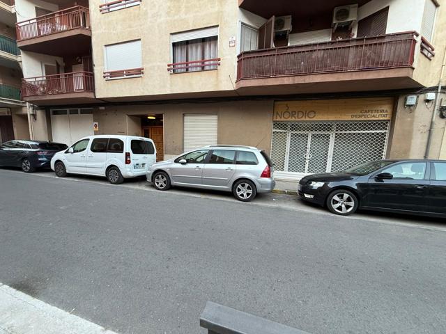 Local En venta en El Vendrell photo 0