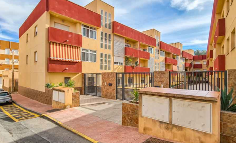 Piso En venta en Alhama de Almería photo 0