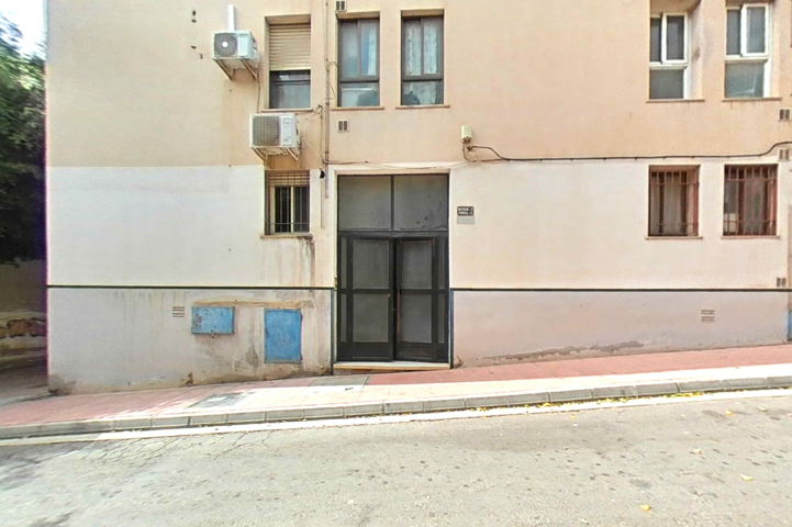Piso En venta en Almería photo 0
