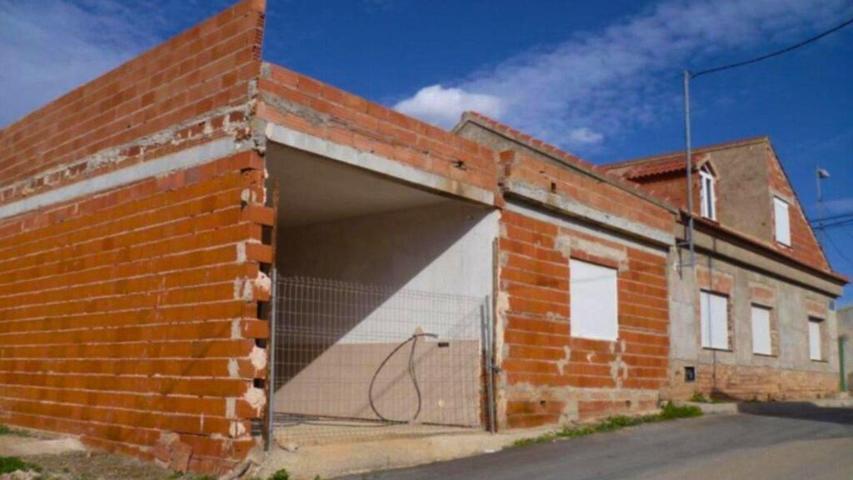 Chalet con grandes espacios, sala de recreo y terraza photo 0