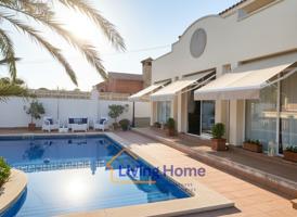 Unifamiliar En venta en Calle Navas De Tolosa , Cambrils, Tarragona photo 0