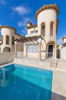 Villa En venta en Orihuela photo 0