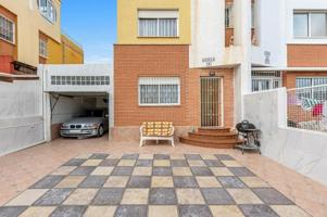 Casa En venta en Avenida Londres. 03189, Los Balcones Y Los Altos, Orihuela (alicante), Los Balcones Y Los Altos, Orihuela photo 0