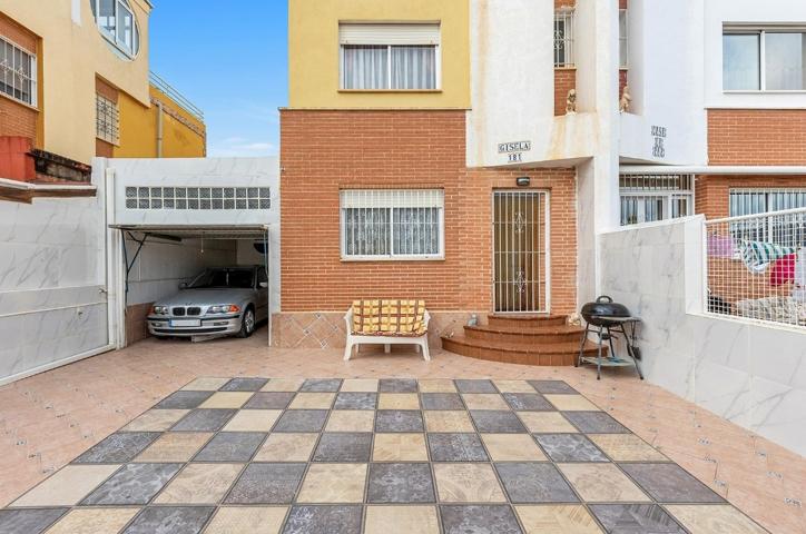 Casa En venta en Avenida Londres. 03189, Los Balcones Y Los Altos, Orihuela (alicante), Los Balcones Y Los Altos, Orihuela photo 0
