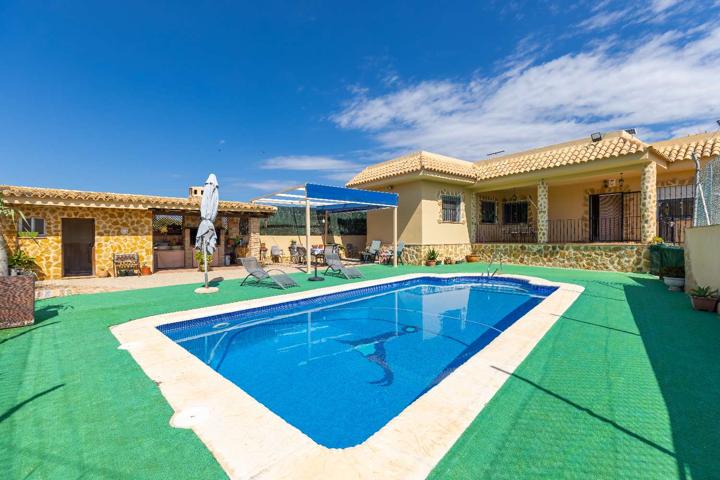 Villa En venta en Orihuela photo 0
