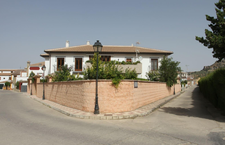 Casa En venta en Cuevas del Becerro photo 0