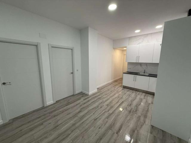 Piso En venta en Torremolinos photo 0