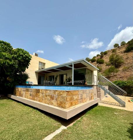 Casa En venta en Calle Leoni Benabu. , Málagapinares De San Antón | Málaga-Este, Pinares De San Antón, Málaga photo 0