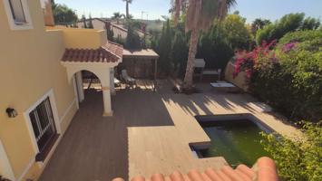 Multifamiliar En venta en Calle Del Vespre. Bonalba-Cotoveta, Mutxamel (alicante), Mutxamel photo 0