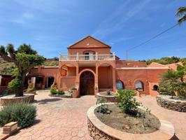 Villa En venta en Nerja photo 0