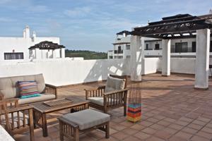 Piso En venta en Cortijo De Las Aguzaderas. 11316, La Alcaidesa (cádiz), La Alcaidesa photo 0