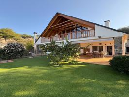 Chalet en venta en Matadepera photo 0