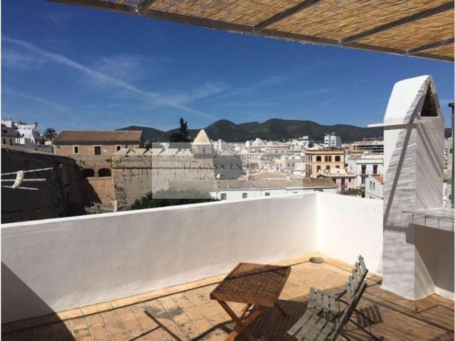 Casa pareada en venta en calle Santa Llucia Dalt Vila photo 0