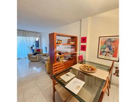 Exclusiva en Santa Eugenia: piso amplio y luminoso con ascensor y balcones photo 0