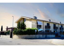 ✨Una casa adosada en una ubicación privilegiada con parking propio, Vall-Llobrega✨ photo 0