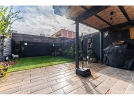 Encantadora casa adosada reformada con jardín y garaje para 2 coches en La Llagosta photo 0