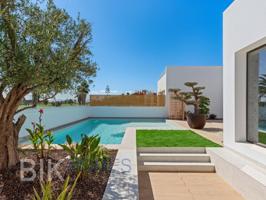 Villa En venta en Los Alcázares photo 0