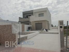 Villa En venta en Daya Nueva photo 0