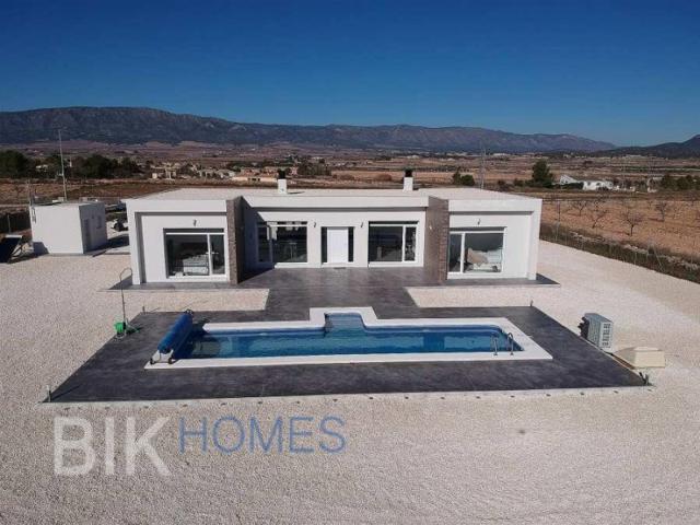 Villa En venta en El Pinós - Pinoso photo 0