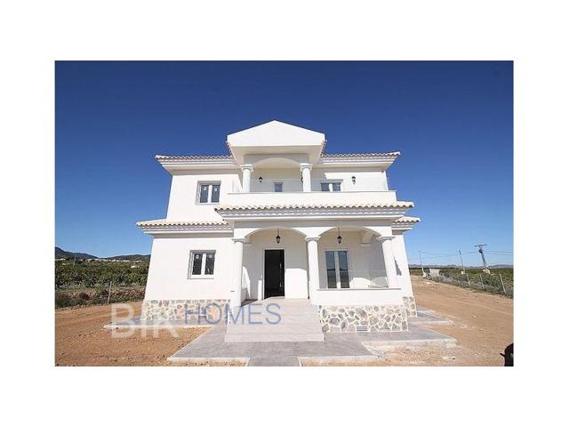 Villa En venta en El Pinós - Pinoso photo 0