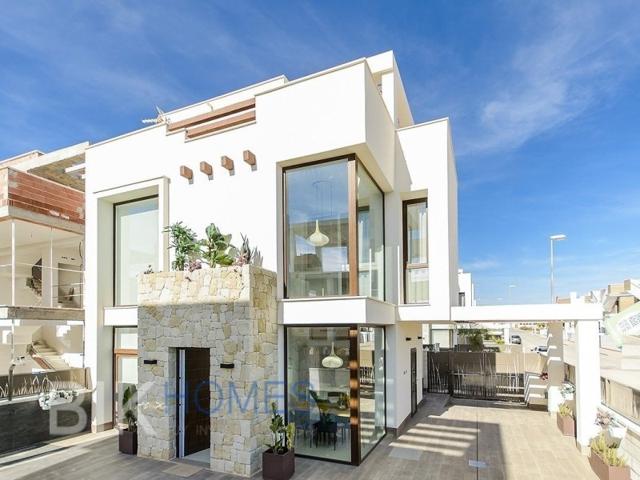 Villa En venta en Vera photo 0