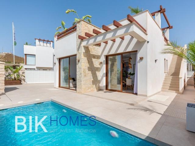 Villa En venta en Vera photo 0