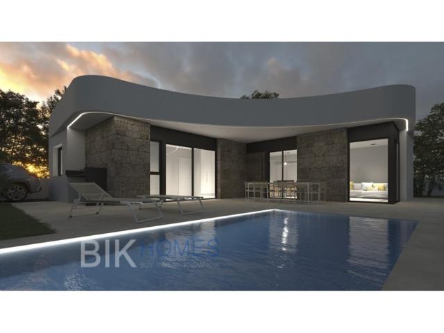 Villa En venta en Los Montesinos photo 0