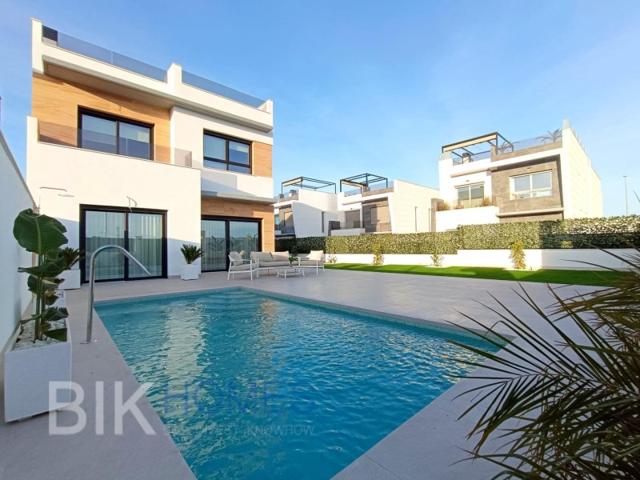Villa En venta en Benijófar photo 0