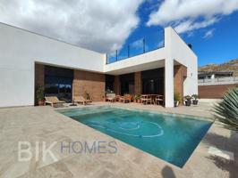 Villa En venta en El Pinós - Pinoso photo 0